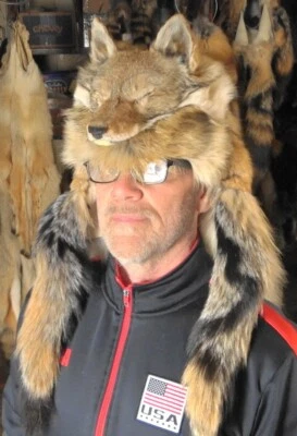 Sombrero de piel de coyote Foto 1 de 4