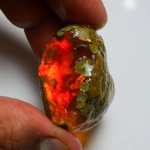Stunning Ethiopian Opal Rough 130.50 Carats Large Opal Specimen Natural Opal Raw - Picture 1 of 7