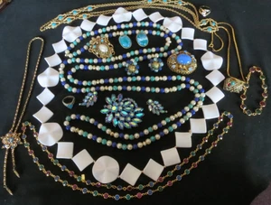 Lote de joyas de colección con ALEMANIA blanco Swarovski Avon Treasure Chest collar lote - Imagen 1 de 15