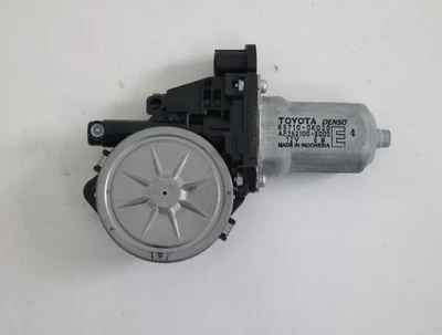 Motor del elevalunas. trasero izquierdo Toyota HILUX 7 82569 - Imagen 1 de 3