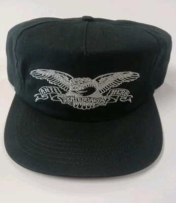  Sombrero antihéroe águila de lona Snapback negro/blanco Foto 1 de 4