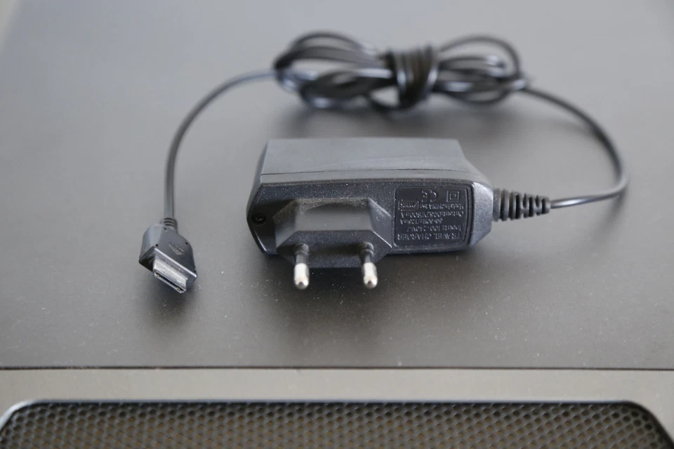 CARICABATTERIE PER SAMSUNG MODELLO LINQ COMPATIBILE LED FUNZIONAMENTO - Immagine 1 di 1