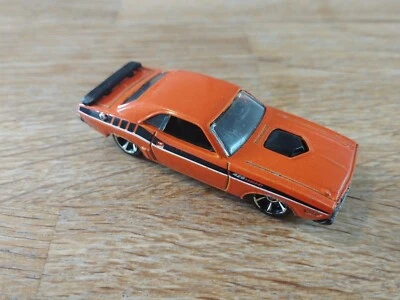 Hot Wheels 71 Dodge Challenger  2012 Muscle Mania  Orange Die cast Muscle Car — 第 1/4 张图片