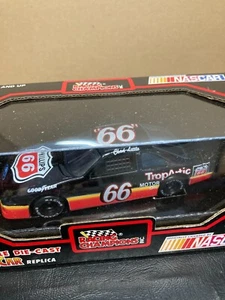 1:43 Racing Champions NASCAR 1991 Ford #66 Phillips 66 Chad Little - Imagen 1 de 4