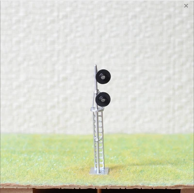 2 x HO scale searchlight signal model railroad 2 color LED Red/Green #S2+2 - Image 1 of 4