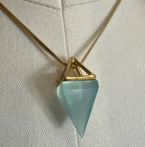 "Colgante de plata de ley enchapado en oro con punta de calcedonia azul en cadena de serpiente de 19""" - Imagen 1 de 10