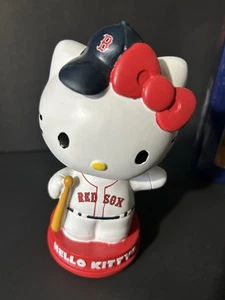 Hello Kitty Bobblehead Boston Red Sox SGA 25.06.24 .(50th Anniversary) - Bild 1 von 7