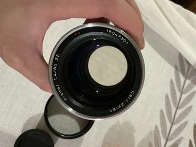 Lente ZEISS Planar T * 85 mm F1,4 ZE para Canon EF EOS Foto 1 de 4