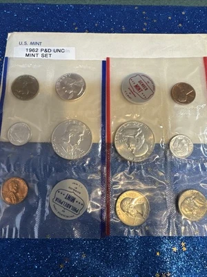 1962 U.S. Mint Set as issued by U.S. Mint.  10 coins Both "P" & "D". - Image 1 of 4