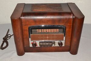 Vintage 1940s General Electric GE Model L660 AM Band 6 Tube Radio Working