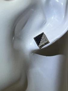 10K White Gold Black & White Diamond Earrings with Screw Post (1.90 Grams) - Picture 1 of 8