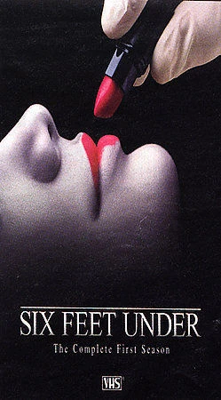 Six Feet Under - The Complete First Season (VHS•5-Tape Set) • FACTORY SEALED • - Imagem 1 de 1