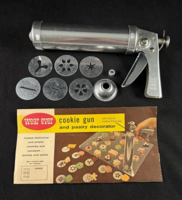 Vintage Wear-Ever Cookie Gun #3367 w Thickness Control 6 Cookie Shapes & 1 Tip - Image 1 of 4