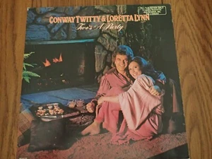 Conway Twitty & Loretta Lynn ~ "Two's a Party" ~ LP ~Promotional copy - Imagen 1 de 5