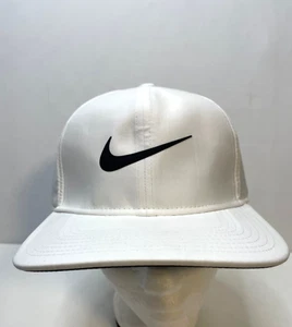 Nike Pro Golf Gorra 7 1/2" Dri Fit Malla Snap Back Blanco - Imagen 1 de 9