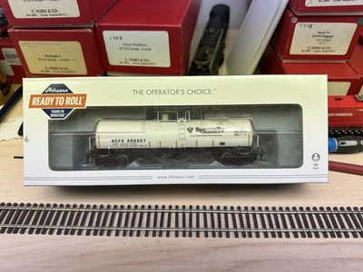 Athearn RTR Specialty Minerals Clay Slurry Tankcar #200327 - Image 1 of 2