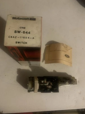 NUEVO DE LOTE 1970 1971 FORD TORINO INTERRUPTOR FAROS OCULTOS C8AZ-11654-A Foto 1 de 4