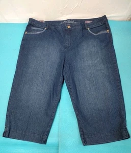 NWT Gloria Vanderbilt Jordyn Womens Capri Jeans Mid Rise Stretch Embellished 22W - Picture 1 of 10