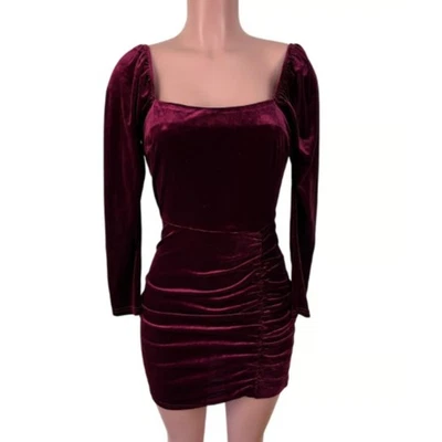 Mini Vestido Lucy Paris Rojo Terciopelo Manga Larga Mediano NUEVO Cuello Cuadrado Vacaciones Foto 1 de 4