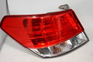 Juego limpio de 2 luces traseras JDM 2010-2014 sedán Subaru Legacy fabricante de equipos originales a la venta - Imagen 1 de 4