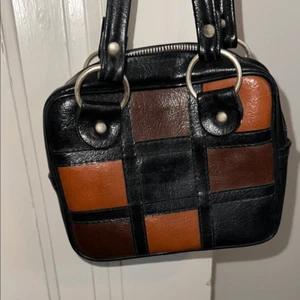 Vtg 70s Sirco Corporation Black, Tan and Brown Vinyl Square Design Small Purse - Picture 1 of 8