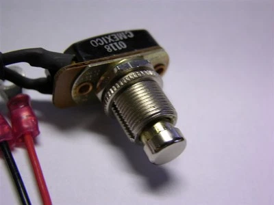 3 Carling 16-3APON-4 3A 125VAC N.C. Interruptores de botón momentáneos con cables Foto 1 de 2