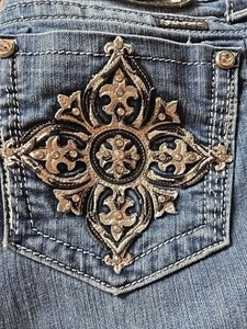 Miss Me Blue Jeans Damen 31 Signature Boot verzierte Gesäßtaschen, 30" Schrittlänge - Bild 1 von 6