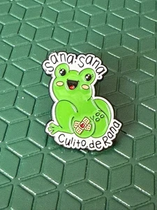 Cute Frog Enamel Pin – “Sana Sana Culito de Rana” Healing Pin 🇲🇽🐸 - Picture 1 of 2