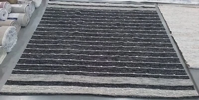 Alfombra negra/marfil 7'-0" x 7'-0" defectuosa, precio reducido 1172771851 STK509Z-7SQ Foto 1 de 4