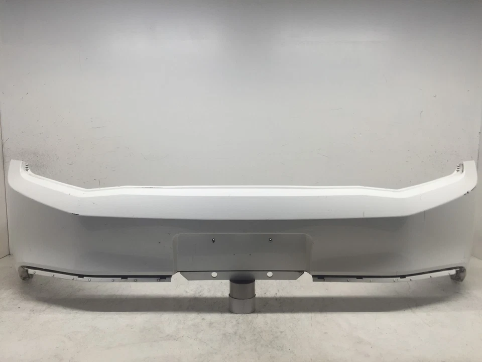 Cubierta de parachoques trasero Ford Mustang 2010 2011 2012 AR33-17D781-A OEM Foto 1 de 4