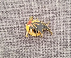 PORTUGAL LISBON BULL FIGHT ENAMEL BUTTERFLY BADGE - Picture 1 of 2