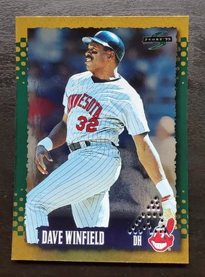 1995 Pinnacle Score Dave Winfield Redemption Gold Rush Punched #80 Twins HOF - Image 1 of 3