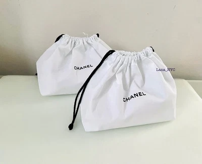 Комплект из 2 новых белых хлопковых мешков для пыли CHANEL на шнурке 8 дюймов x 7 дюймов x 5 дюймов - Изображение 1 из 4