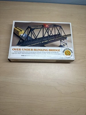 Bachmann 46222 1:87 Ho Scale Over/under Bridge With Flashing Light Plastic Kit - Image 1 of 4