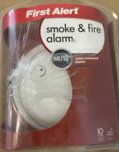 First Alert Smoke & Fire Alarm With Mute - Picture 1 of 5