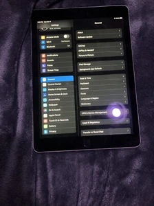 Apple iPad Pro 1st Generation A1674, 128GB, WiFi/Cellular, 9.7" NO SCRATCHES - Picture 1 of 6