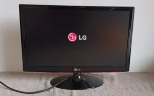 LG Flatron W2261VP-PF 21.5" Monitor - VGA / HDMI / DVI - Picture 1 of 6