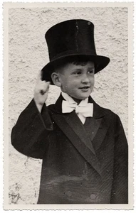 REAL YOUNG GENTLEMAN - antique boy photo funny fashion snapshot children +7502E - Picture 1 of 1