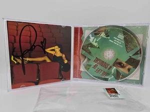 Taylor Swift Signed The Life of a Showgirl CD Long Signature Into Heart #4 - Picture 1 of 1