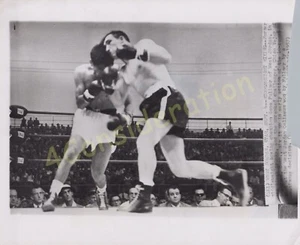 Boxing Wire Vintage Photo Gene Fullmer vs Chico Vejar 1957 N9B - Bild 1 von 2