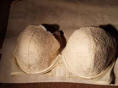 New Ladies WonderBra,Size 38D Lace, Underwire 3 Hook Closure adj. Straps RN15783 - Image 1 of 4