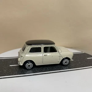 Motor Max #6017 Austin Morris Mini Cooper Light Brown Beige w/Black Roof 1:64 NM - Picture 1 of 13