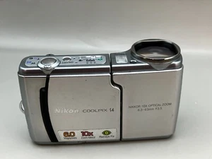 Nikon COOLPIX S4 6.0MP10x Digital Camera - Silver For Parts Only Dark Screen - Picture 1 of 12