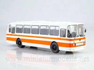 1:43 LAZ 699 R Bus mit Zeitschrift #15 - Picture 1 of 6