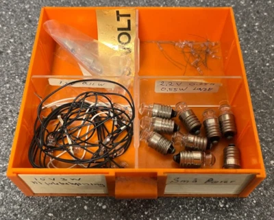 Surtido de bombillas pequeñas vintage | Bombillas de 15V 3W y 2.2V 0.25A para... - Imagen 1 de 4