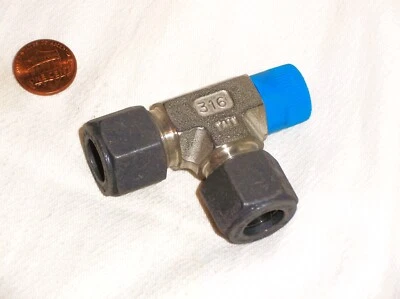 Parker® 1/2 x 1/2 x 3/8MNPT Male Run Tee compression 316 Stainless Steel - Image 1 of 2