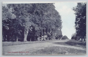 Postcard Vintage Upper Broadway Road in Monticello, MN. - Picture 1 of 2