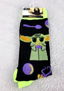 Calcetines de Halloween Disney Star Wars Baby Yoda para hombre I'm Just Here For The Candy - Imagen 1 de 8