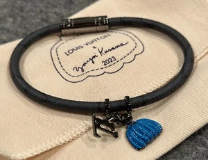 Louis Vuitton Hang It Blue Pumpkin Bettelarmband von Yayoi Kusama (brandneu) - Bild 1 von 7
