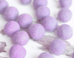 2cm PURPLE Felt Balls x20.Wool.Party Decor.Pom poms.Felt Ball.Wholesale. - Imagen 1 de 1